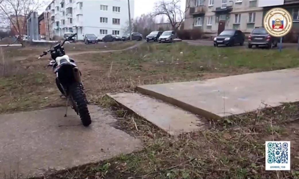 В Пермском крае во дворе дома насмерть разбился мотоциклист
