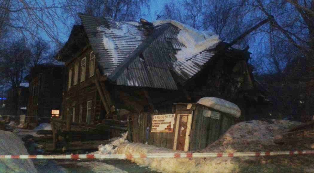 В Перми обрушилась крыша двухэтажного дома