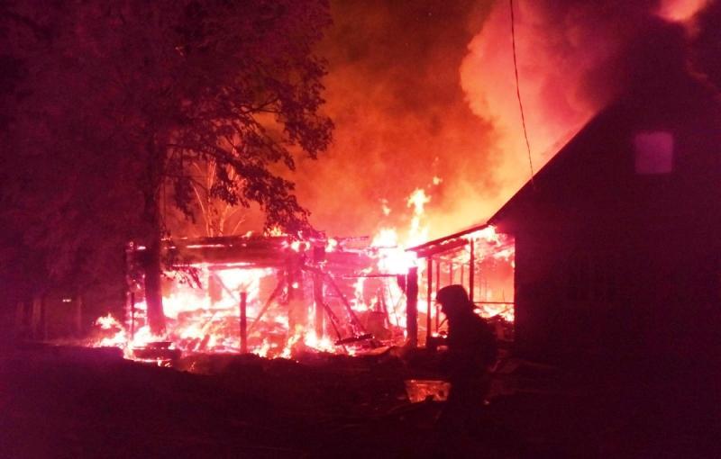 Ночью в Пермском крае сгорел дом