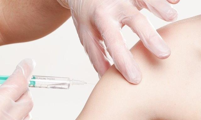 Массовая вакцинация от коронавируса начнется в Прикамье в 2021 году