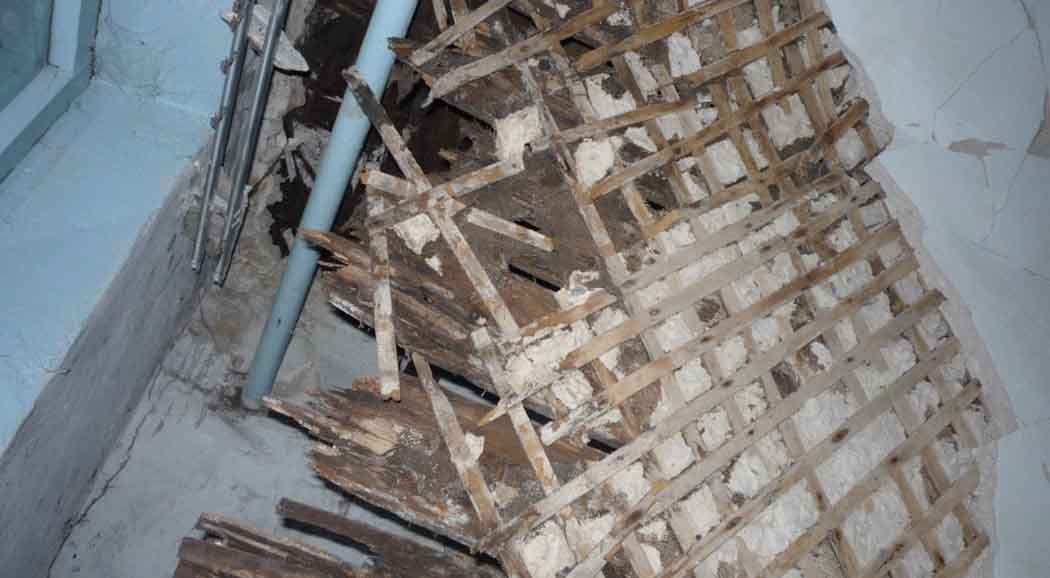 В Березниках в жилом доме рухнул потолок
