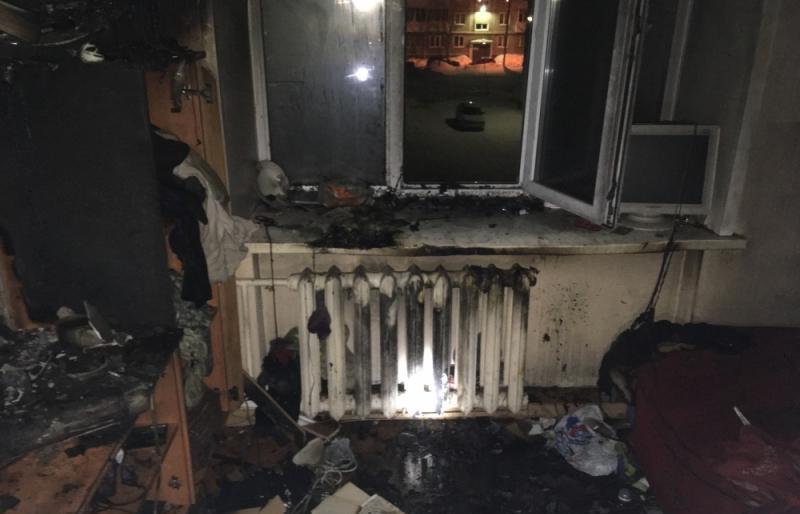 В ночном пожаре в многоквартирном доме Перми погиб один человек