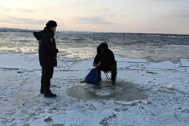 В Перми более ста рыбаков вышли на опасный лед у Камской ГЭС