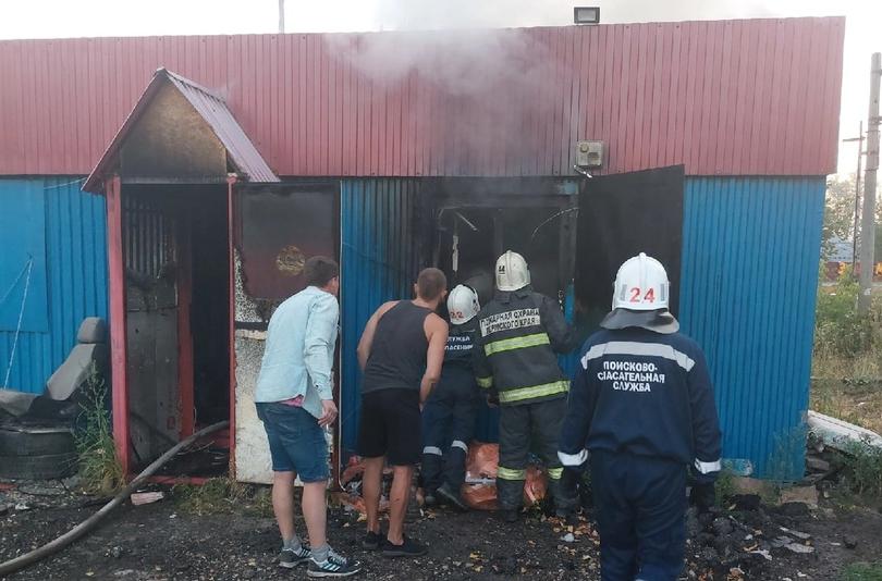 В Пермском крае произошел пожар в кафе и шиномонтаже