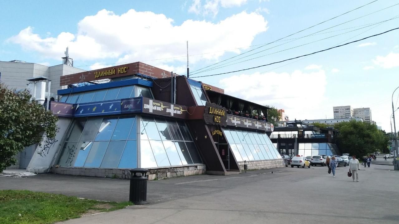 В Перми на улице Крисанова за 2,8 млн рублей отремонтируют фасады ТЦ «Пирамида»