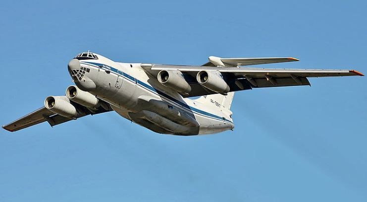 Экипаж вылетевшего из Перми в Ульяновск военного самолета сообщил об отказе двигателя