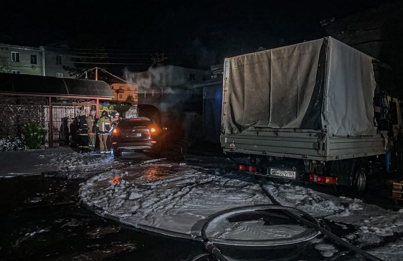 Ночью в Пермском крае горели автомобили BMW и «Газель»