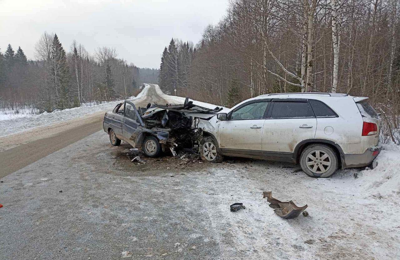 В Пермском крае на трассе в ДТП погиб водитель легкового автомобиля