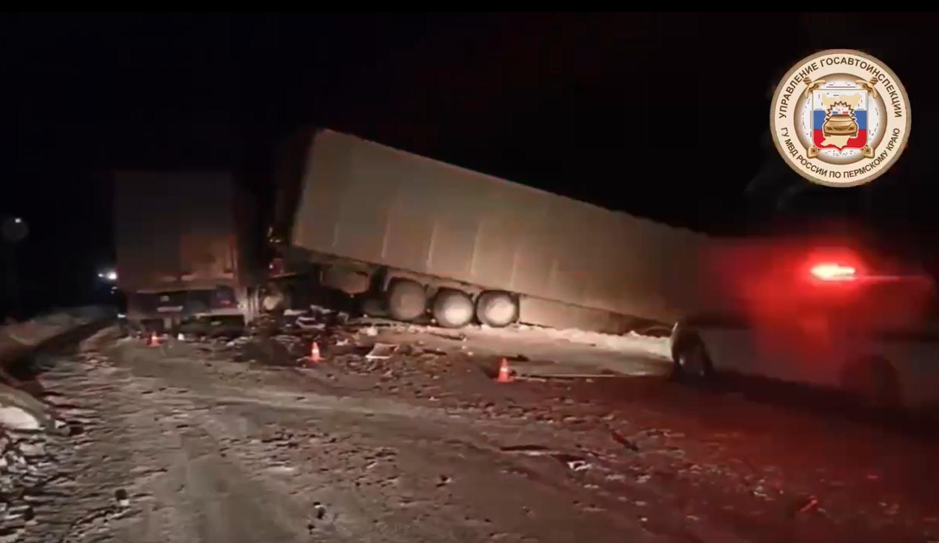 В Пермском крае погиб водитель в ДТП с участием двух грузовиков