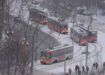 В Перми на двух участках трамвайных путей установлены ограничительные столбики