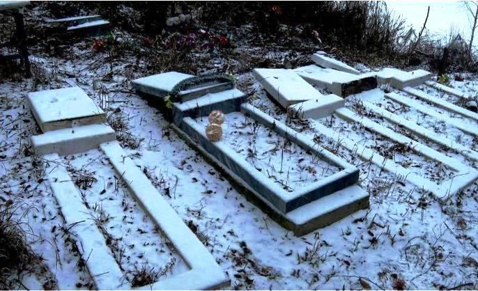 В Прикамье осудили 18-летнего вандала за погром на кладбище