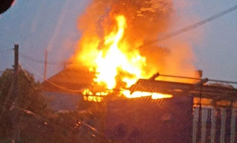 В Пермском крае четыре человека погибли на пожаре в частном доме