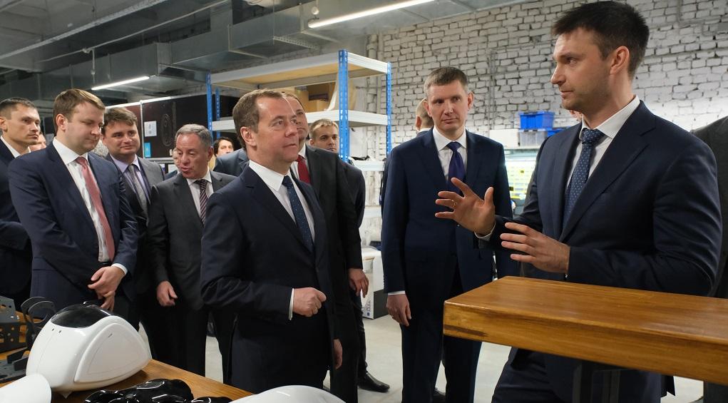Дмитрию Медведеву представили секретную разработку пермского «Промобота»