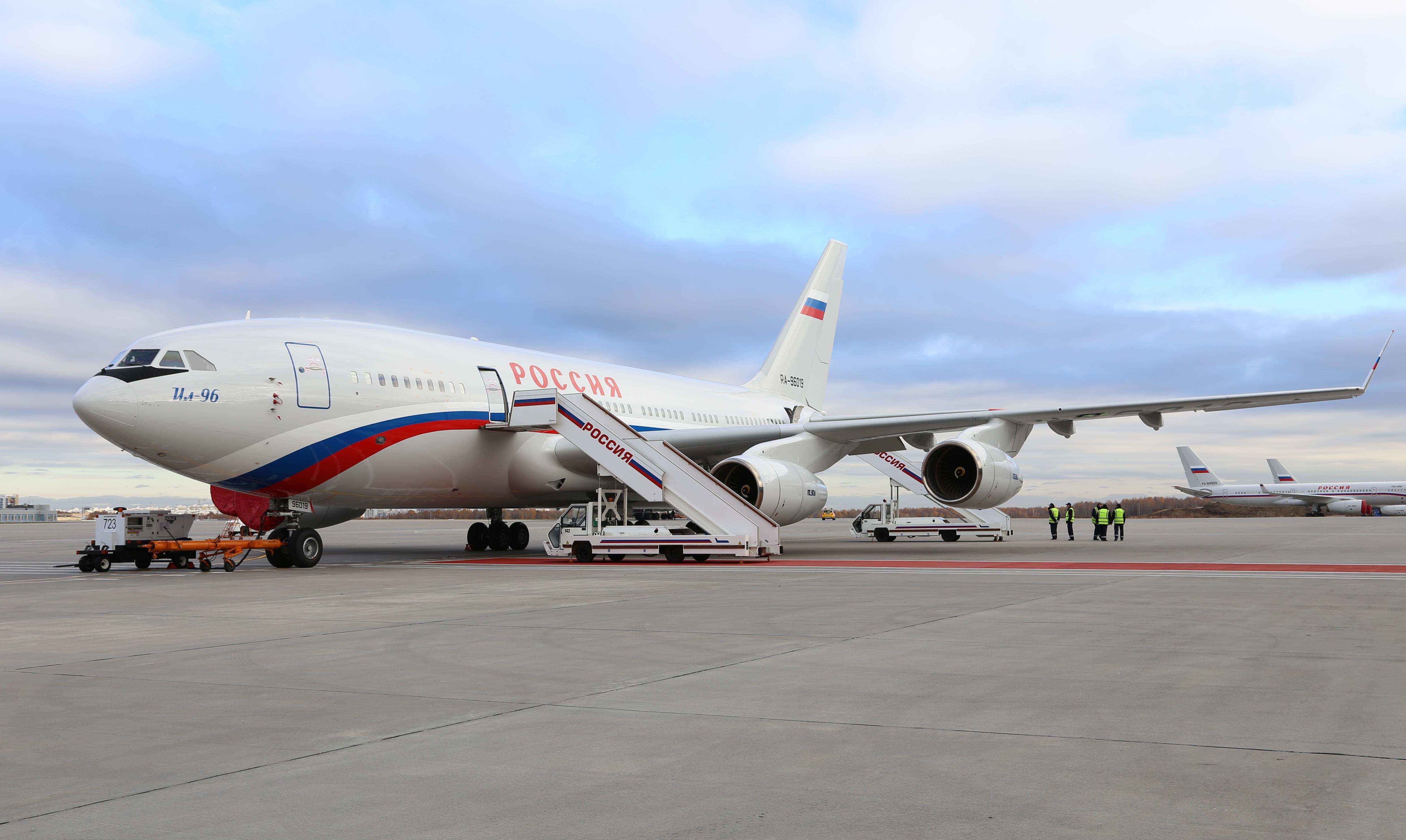Самолет премьер-министра Мишустина приземлился в Перми