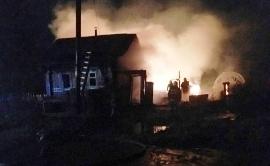 В Прикамье три человека погибли при пожаре в частном доме