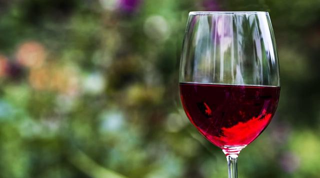 Поток зарубежных вин через госзакупки перекроют с января