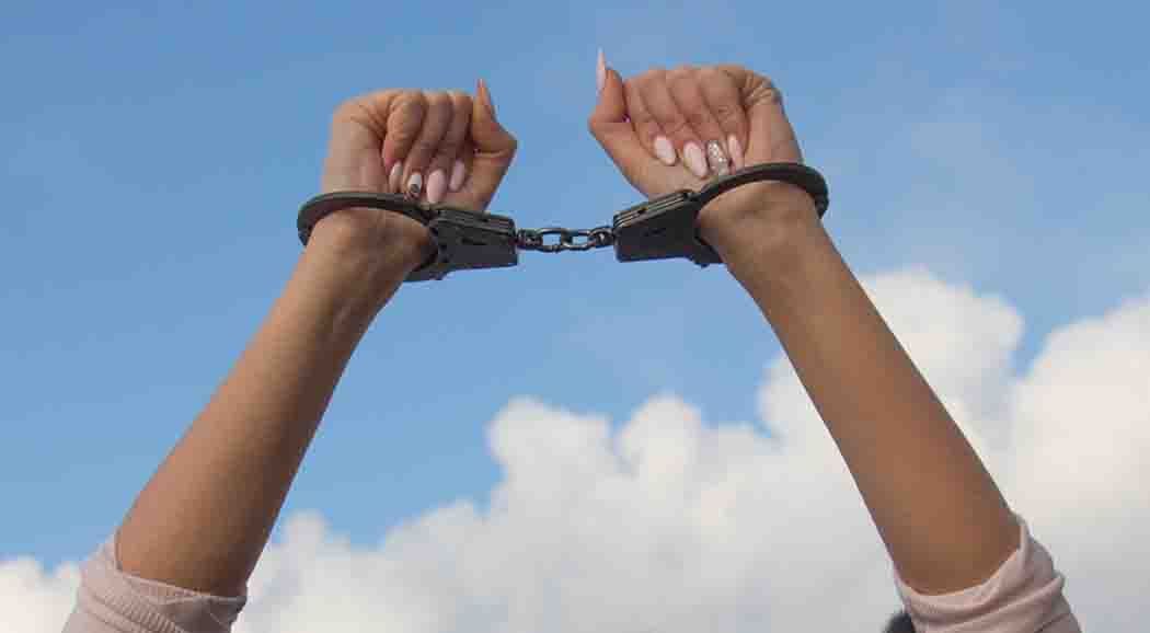 В Прикамье осудили женщину, которая вырастила на даче 40 кустов конопли