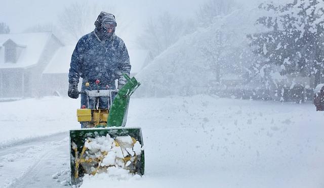 Власти Перми усилят контроль за уборкой снега во дворах и на улицах