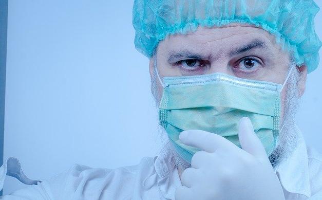 Пермские врачи получат надбавки за работу с больными коронавирусом