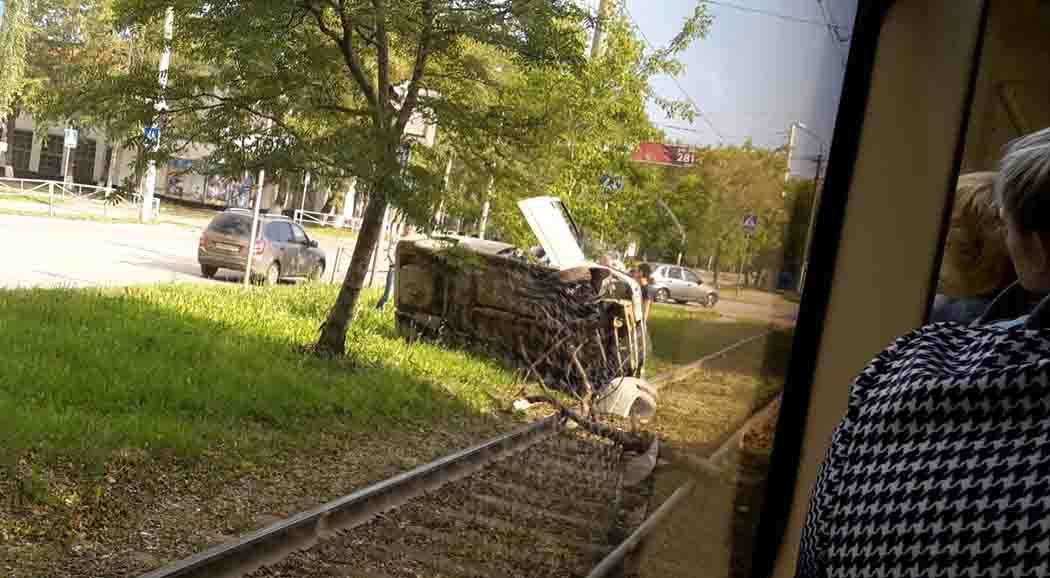 Из-за пьяного водителя в Перми встали трамваи