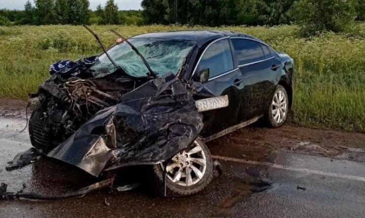 В Пермском крае водитель иномарки погиб в лобовом ДТП