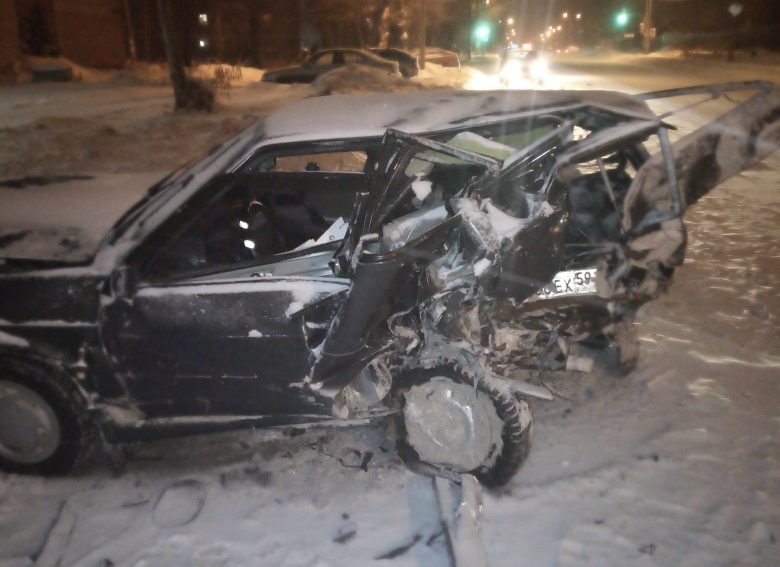 В Перми пьяный водитель врезался в легковушку с пассажирами 