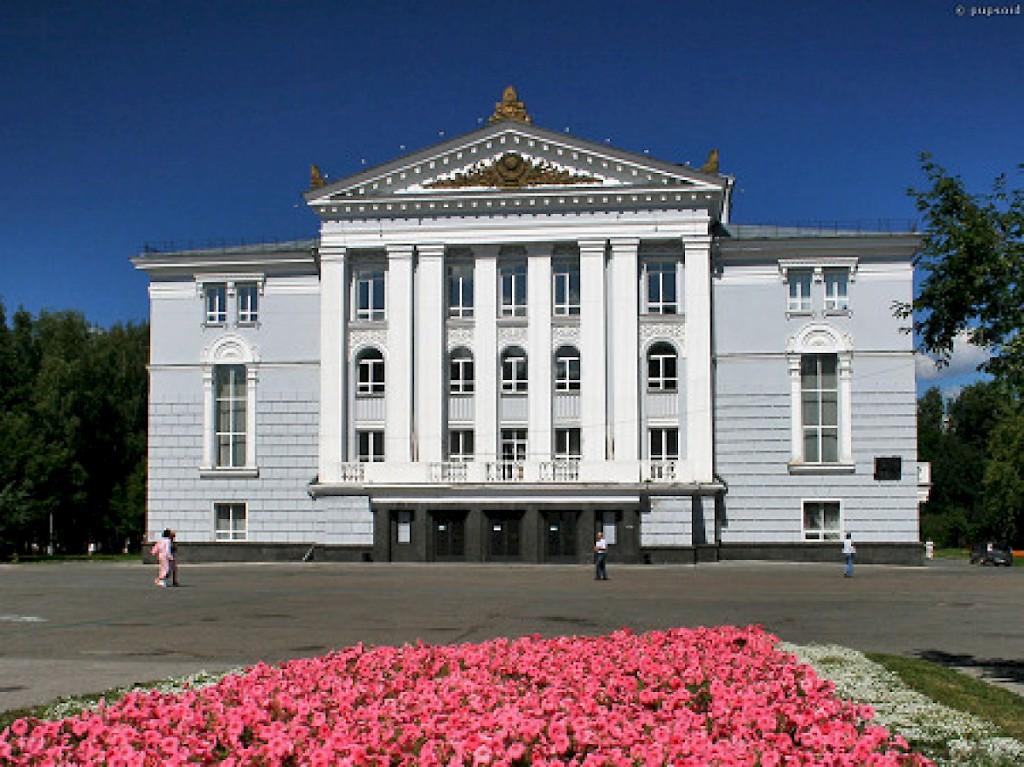 Власти Пермского края выкупят мебельную фабрику ради нового здания оперного театра