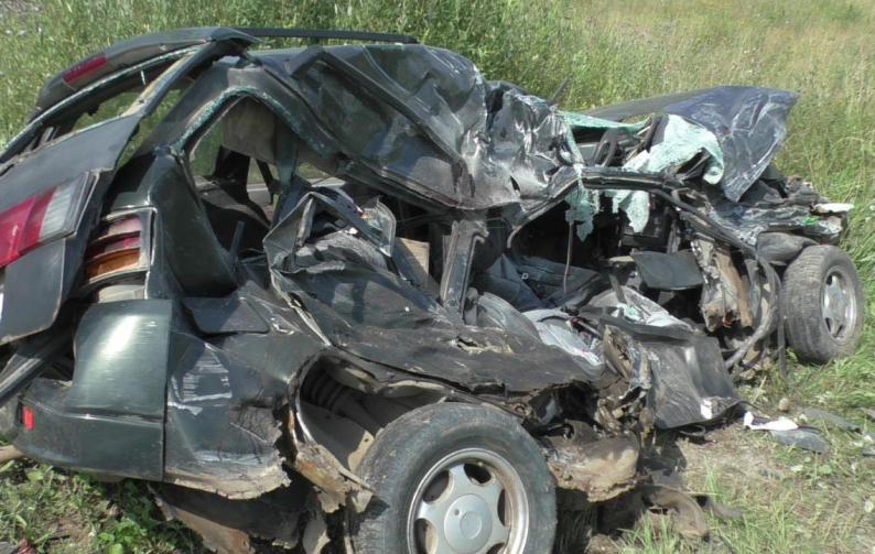 В Пермском крае два человека погибли в ДТП с грузовиком