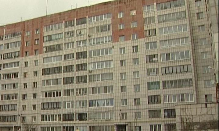 Мужчина выпал из окна пятого этажа в Перми