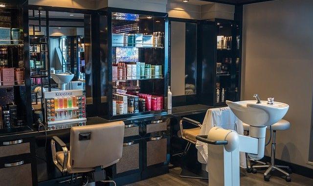 В Перми закрыли парикмахерскую за нарушение противоэпидемических мер