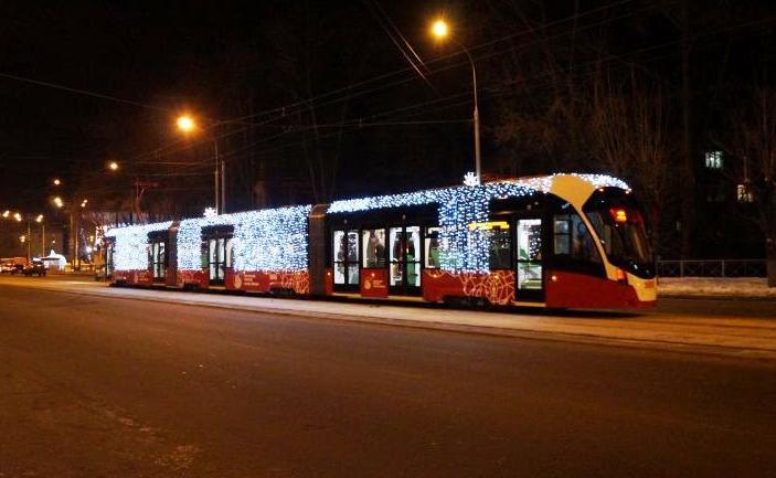 В праздники в Перми будут работать новогодние трамваи