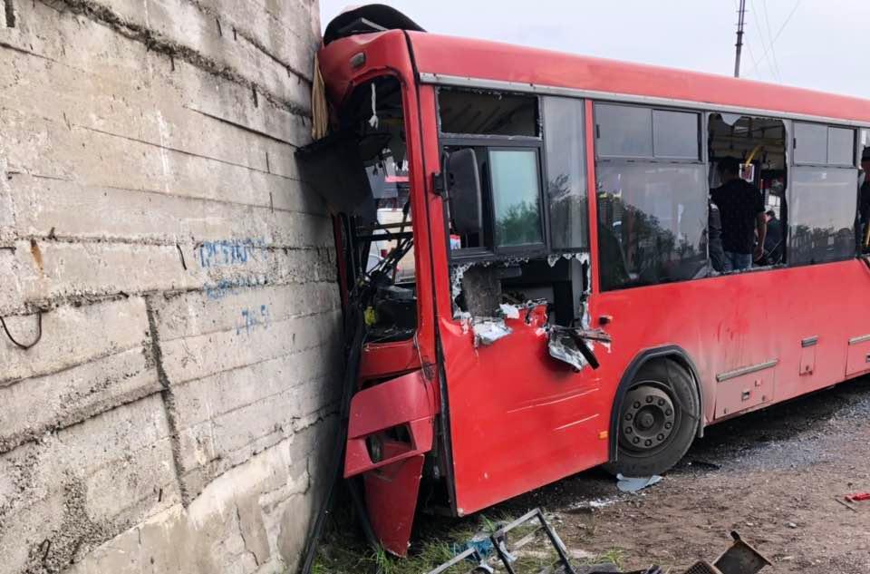 Восемь человек остаются в тяжелом состоянии после ДТП с автобусом в Перми