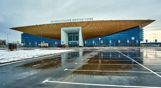 В аэропорту Перми экстренно сел самолет из Красноярска