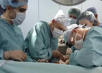 Пермские врачи провели уникальную операцию по восстановлению кожи на руке