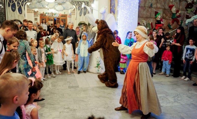 На новогодней елке главы Перми побывали 800 школьников