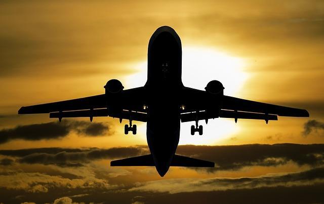 Из-за низкого спроса на полеты в Эмираты отменяются чартерные рейсы