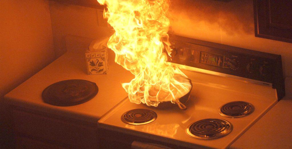 В Перми пенсионерка устроила пожар, готовя праздничный обед
