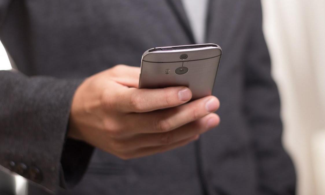 Глава Прикамья отменил покупку смартфонов чиновникам за казенный счет