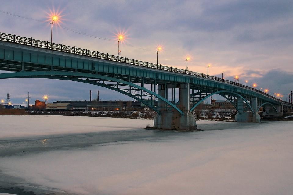 В Чусовом экстренно ремонтируют городской мост