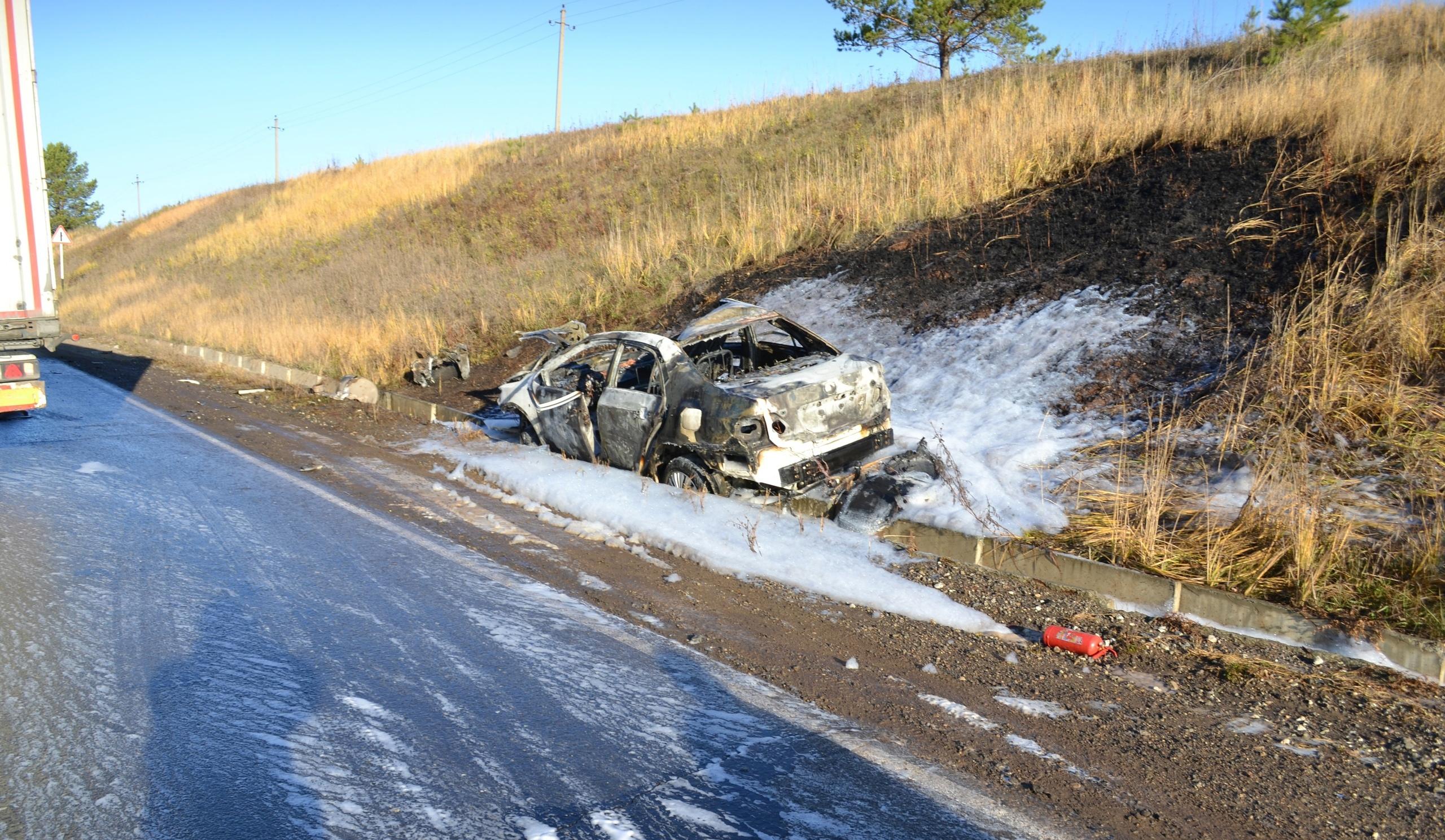В Пермском крае очевидцы спасли женщину из горящего автомобиля