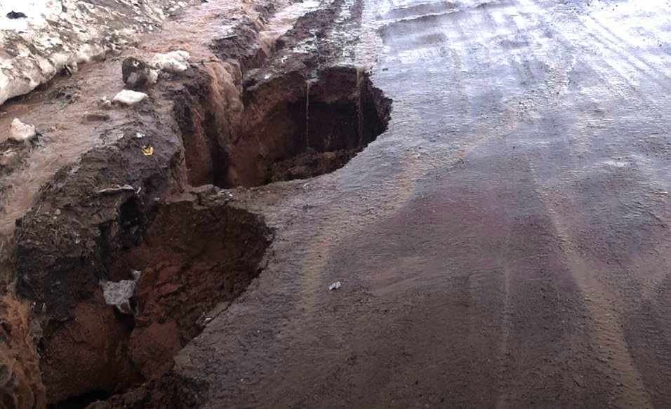 В селе Пешнигорт Пермского края произошло обрушение дороги