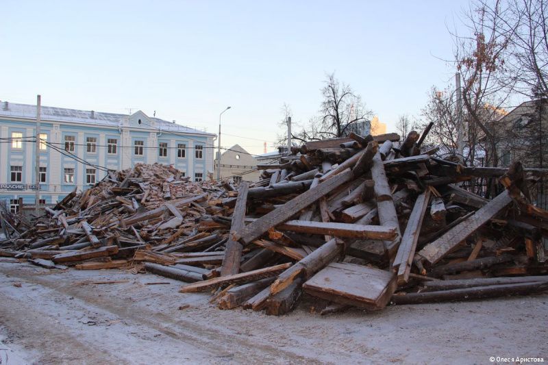 В Перми снесли аварийный дом на улице Пермской, 58