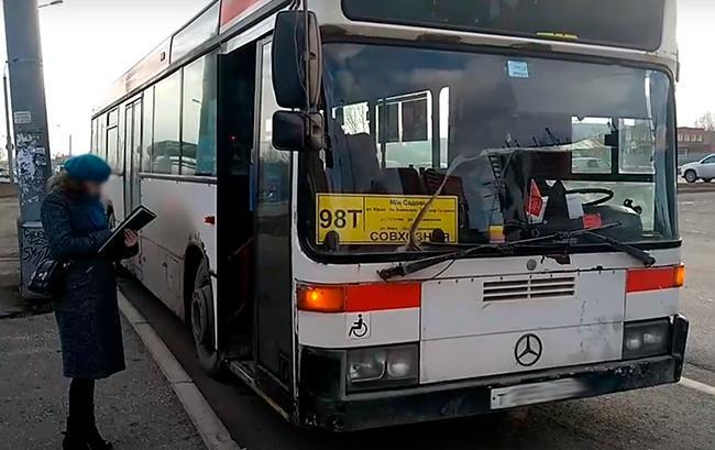 Нелегальный автобус 98Т арестован за долги владельца в Перми