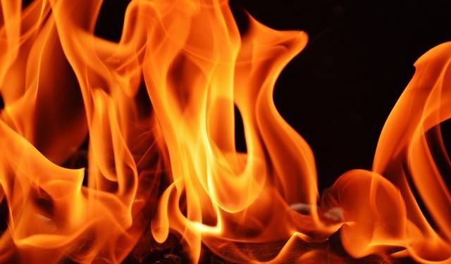 Возбуждено уголовное дело по факту гибели на пожаре в Кизеле трех человек