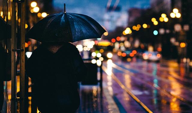 МЧС предупредило о дождях с грозами и сильном ветре в Прикамье